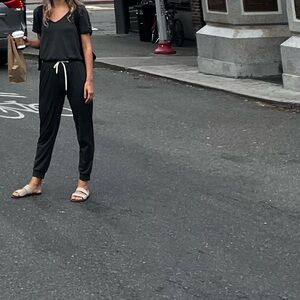 NWT Vuori All Day Women’s Jumpsuit in Charcoal Heather